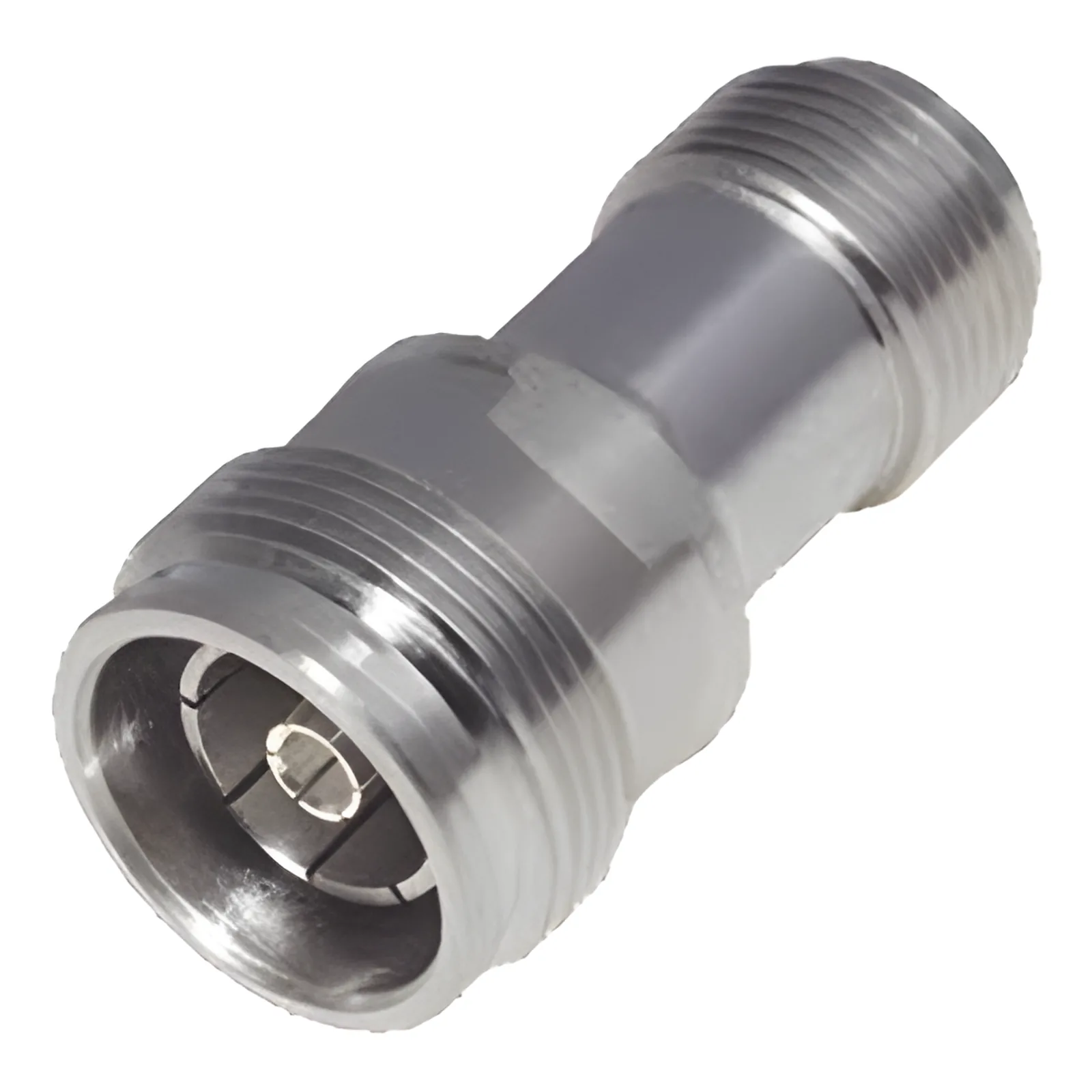 Adaptador en Línea de Conector 4.3-10 Hembra a N Hembra, Bronce Blanco/ Plata/ Teflón.