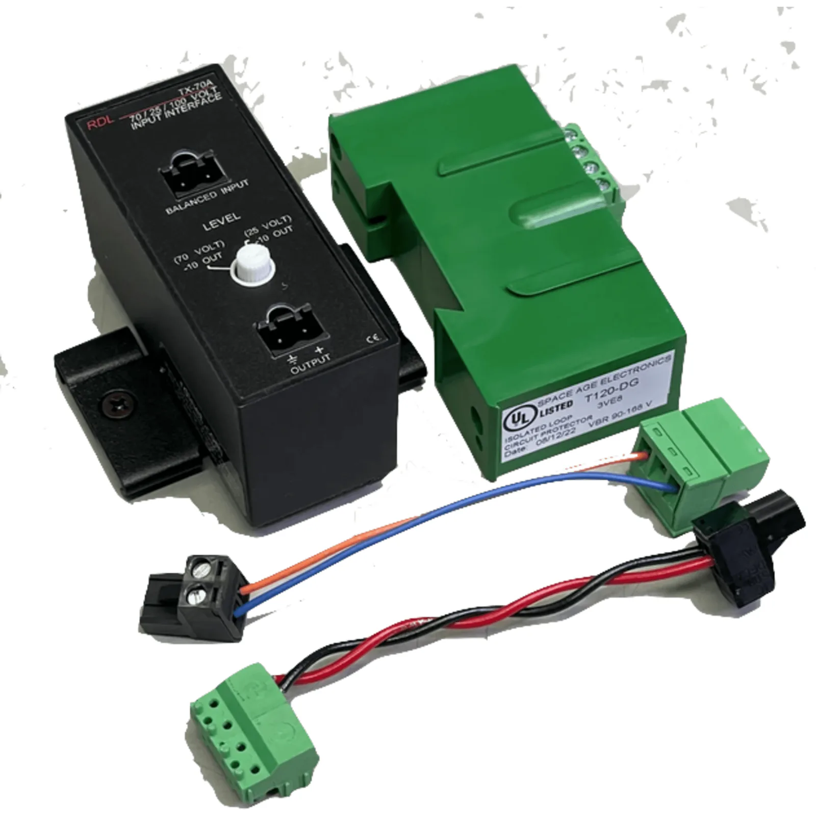 Kit de Accesorios de Entrada de Audio Distribuido Encompass / 25V / 70V / 100V / Transformador / Protector de Sobretensión / Riel DIN