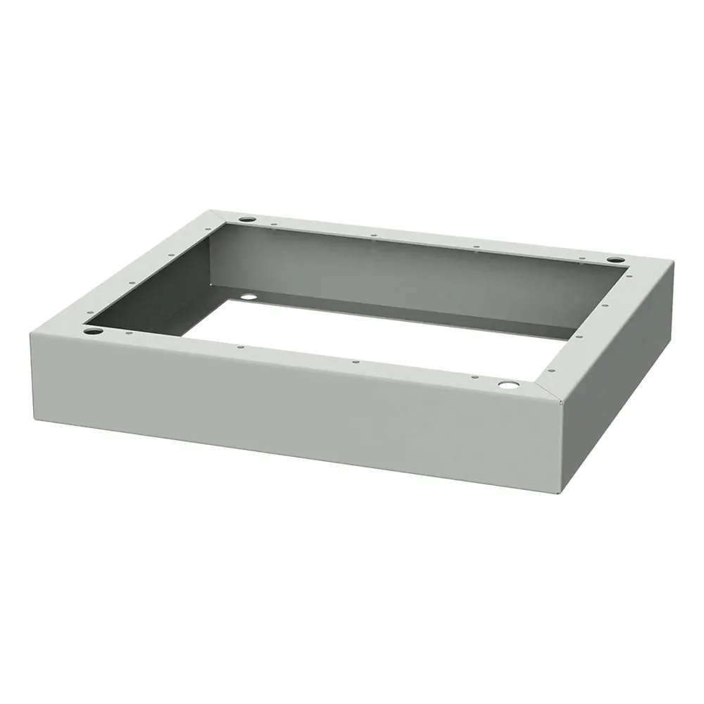 Base de Piso (Zocalo) de Aluminio para Gabinetes ComLine OSP de Medidas 700x600 mm, Color Gris