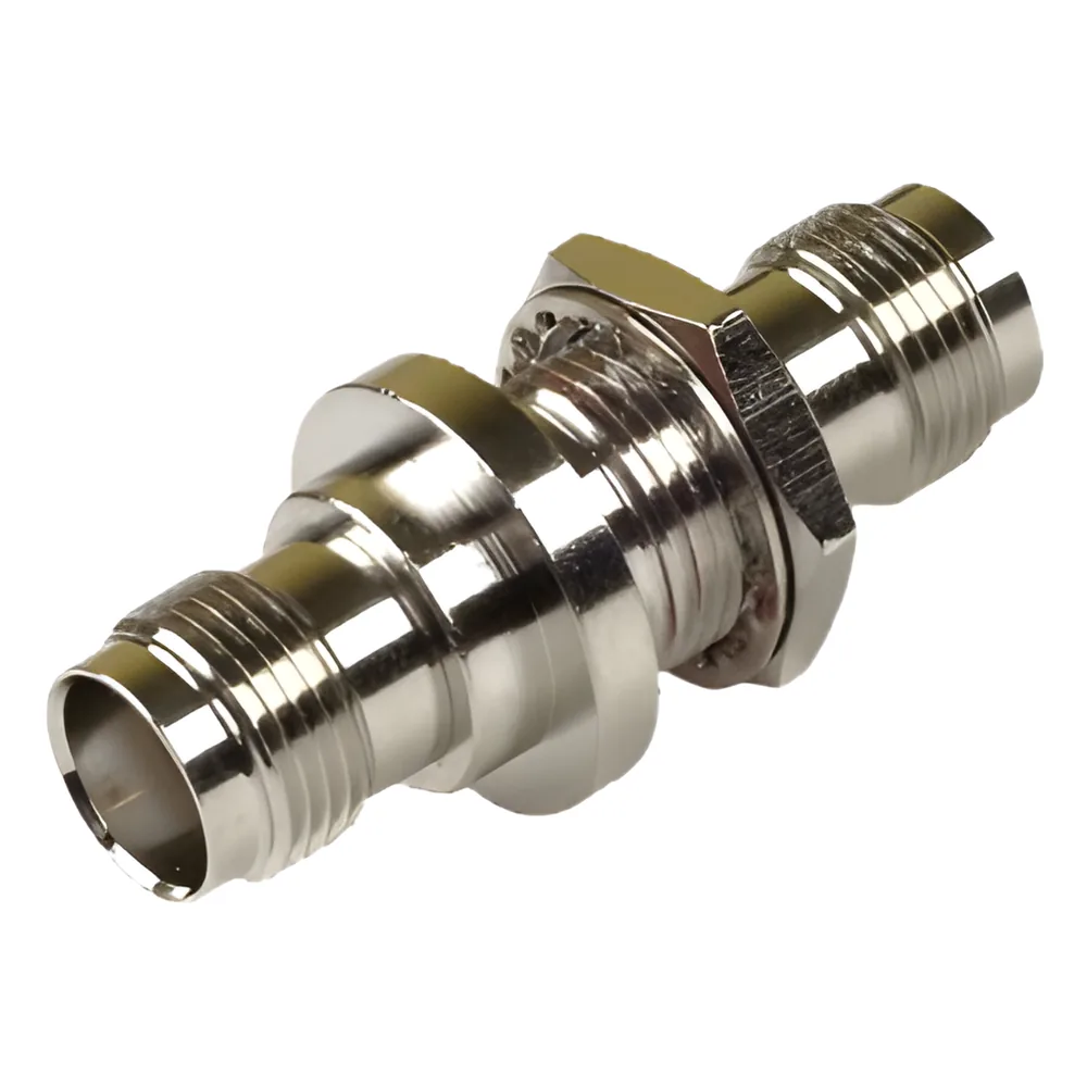 Adaptador Doble TNC Hembra para Chasis, Montaje Hermético con Aro de Goma y en Tipo D-Plano, Níquel/ Oro/ Teflón.
