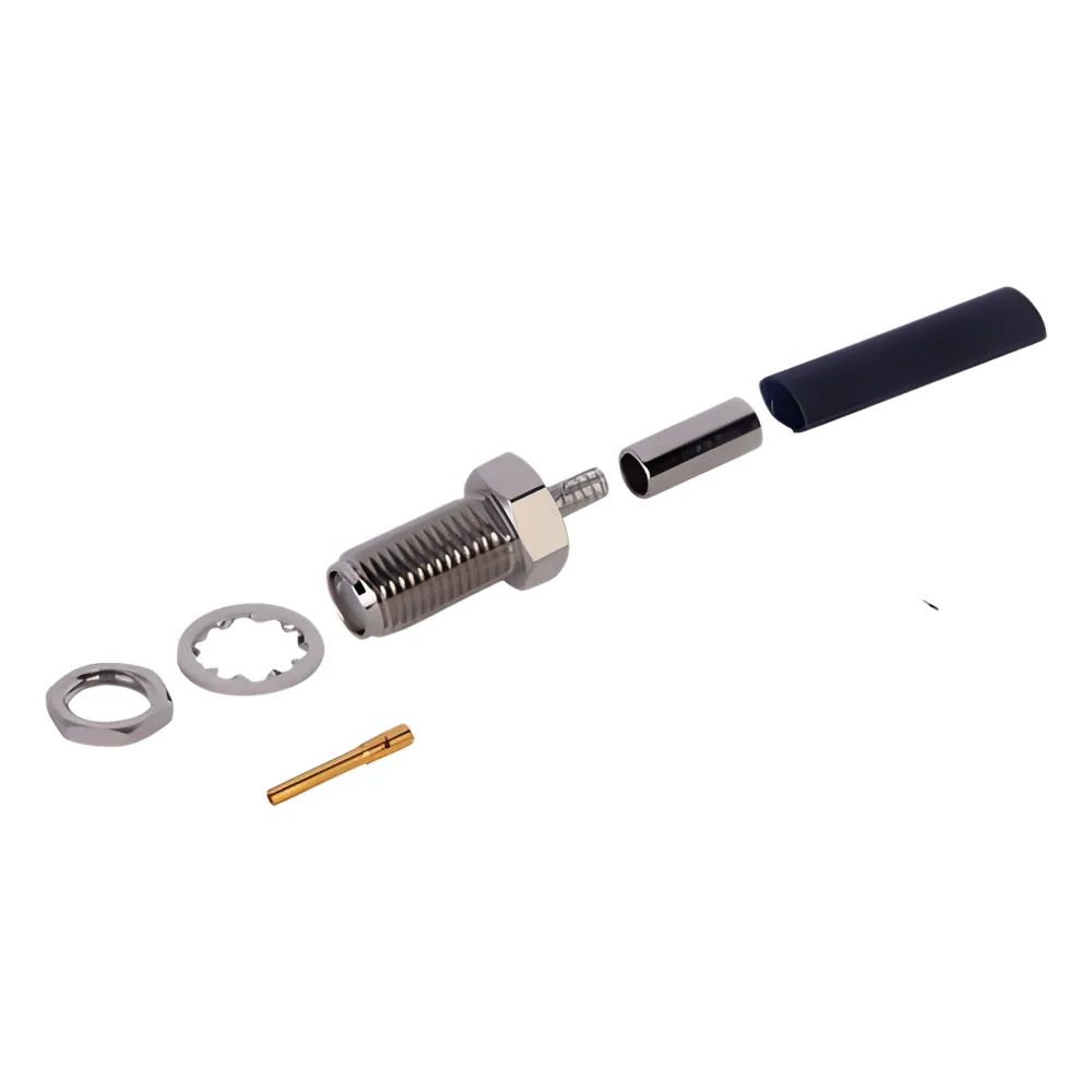 Conector SMA Hembra, Montaje Chasis en D Plano, de anillo plegable para RG-174/U.